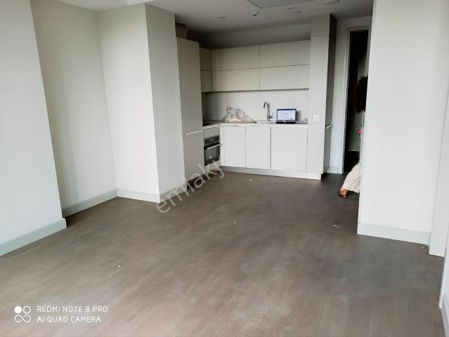 Ataköy E5 Kenarı Selenyum Retro 9 B Bilokta 1+1 70 M2 Kiralık