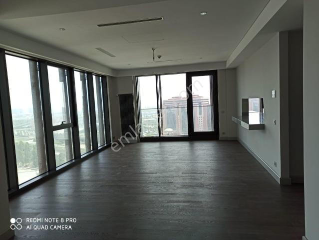 Ataköy E5 Kenarı Selenyum Retro 9 B Bilokta 3+1 200 M2 Kiralık