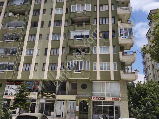 Ataköy Migros Kavşağında 3+1 Kiralık Daire