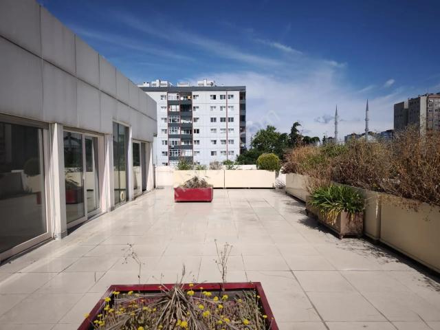 Ataköy Novus Sitesi'nde Satılık 3+1 330 M2 Geniş Müstakil Teras