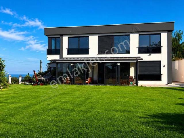 Atakum Çakırlar Yalı'da Panaromik Deniz Manzaralı Lüks Villa