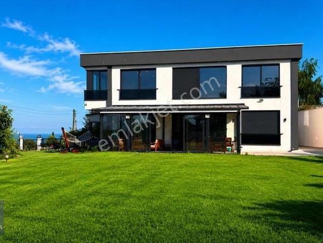 Atakum Çakırlar Yalı'da Panaromik Deniz Manzaralı Lüks Villa