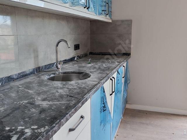 ATAKUM ÇAKIRLARDA ANAYOLA 400M GENİŞ,SIFIR 1+1 SATILIK DAİRE