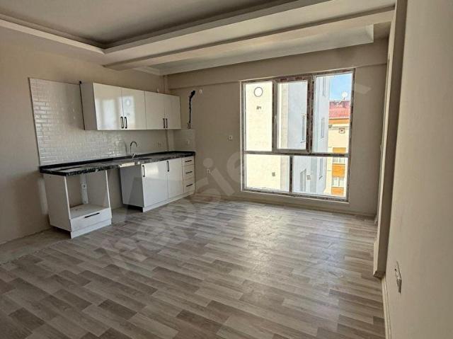 Atakum Alaçam Cd. Deniz Manzara Tramvay Ykn 80m2 Arakat 2+1Daire