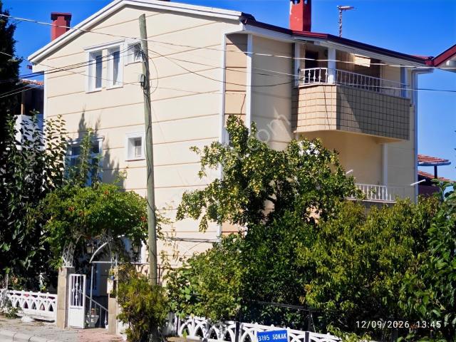 Atakum Alanlı'da Deniz Manzaralı Tripleks Villa