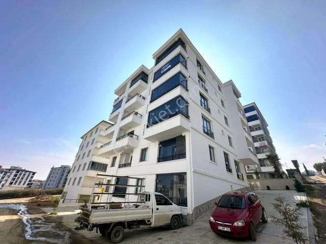 Atakum Körfez'de Cam Balkonlu Otoparklı 1.kat 1+1 Kiralık Daire