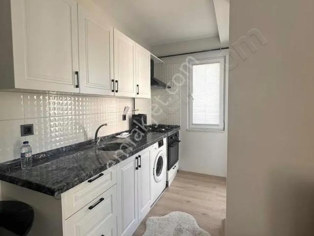 Atakumda Ulaşıma Yakın Deniz Manzaralı Eşyalı 1+1 Daire