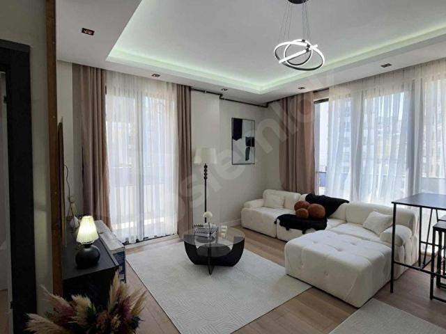 ATAKUMDA BULVARA 50MT MESAFDE LÜX SIFIR EŞYALI SATILIK 1+1 DAİRE