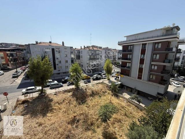 Atakul Gayrimenkul belediye Yakını 3+1 130m2 Ara Kat Daire