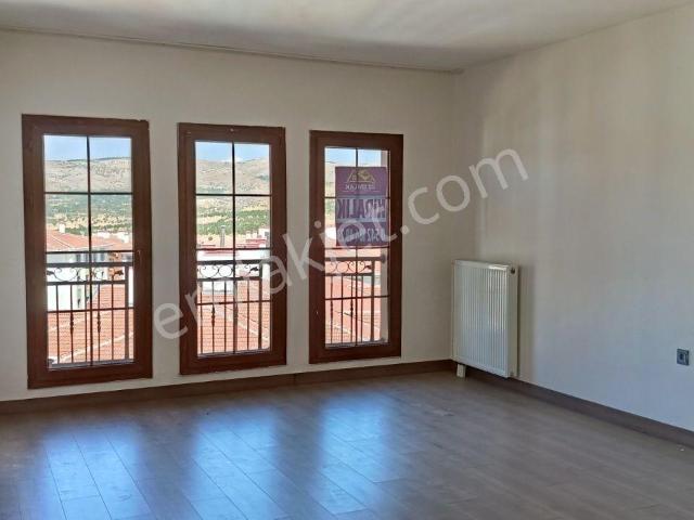 Çatalçeşme Tokide Merkezi Konumda Kiralık 2+1 Daire