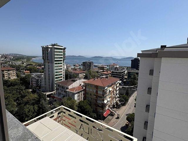ÇATALŞEÇMEDE KAPANMAZ DENİZ VE ADALAR MANZARALI 4+2 DAİRE