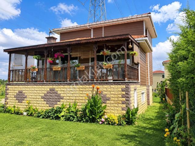Çatalca Ceylankentte 800 M² Arsa Paylı 220m² C Tipi Villa