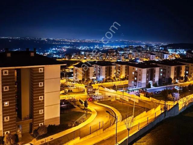 Çatalca Kiptaş Akasya Sitesi’nde Göl Manzaralı 3.kat Full Eşyalı Kiralık Daire