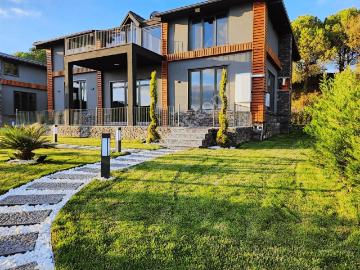 Çatalca Subaşında 650 M2 Full Dekorlu Satılık Lüks Eşyalı Villa