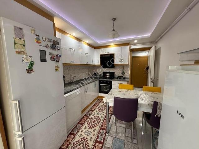 Atalar Mahallesi'nde Çınara Yakın, Temiz Kiralık Daire