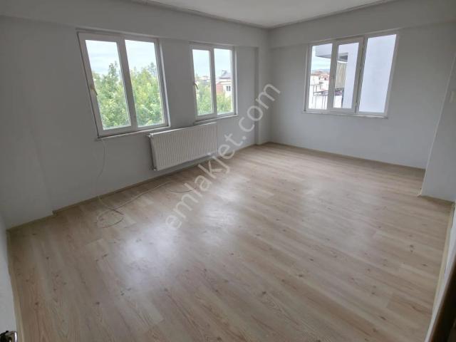 Atalar Mevkisinde Aynı Binada 3 Adet Kiralık Daire
