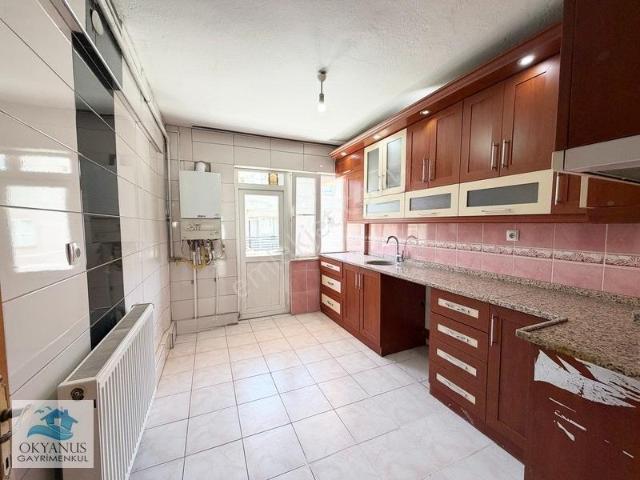 Atalar'da Depozitosuz Arakat Boyalı Balkonlu 4+1 Geniş Daire