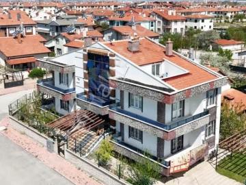 Çatalhüyük Mahallesinde Komple Yapılı Müstakil Ev