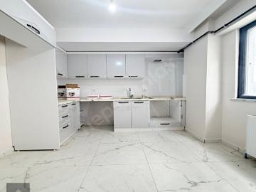 ÇATALMEŞE MAHALLESİNDE CADDE ÜZERİNDE 2+1 ARAKAT RR238