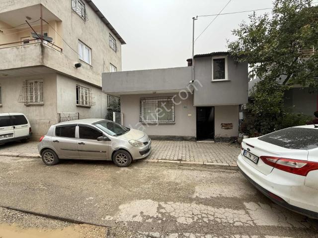 Atc'dan Kozan Yoluna 50 Metre Satılık Kombili Müstakil Ev