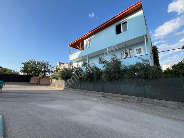 Atc'den Yavuz Sultan Selim Mah Okul Yanı 2.5 Katlı Satılık Müstakil Ev