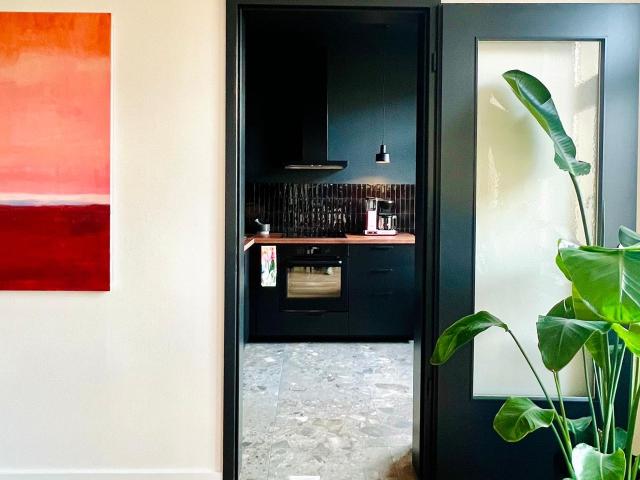 Atelier Noé NOIR • Inspiring Living Space for Creatives, Chemnitz Amsterdam Apartments for Rent