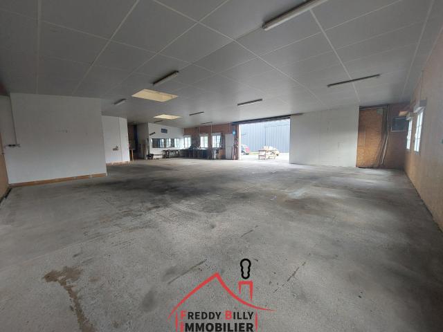 Atelier, bâtiment professionnel de 290 m2 environ