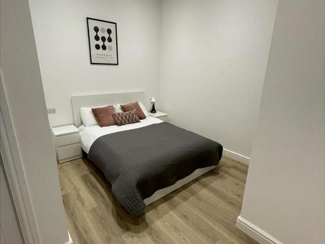 Atelier House, Fell Street. 1 bed flat to rent £950 pcm £219 pw