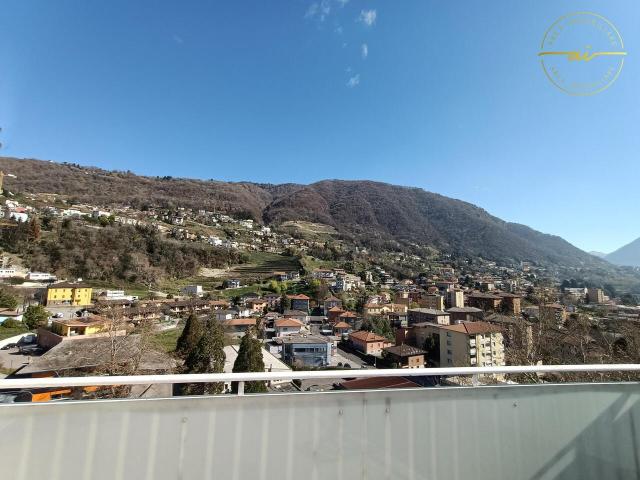 ATELIER 4.5 ZIMMER MIT ZWEIFACHEM BALKON UND OFFENER AUSSICHT