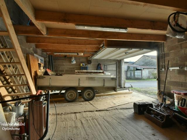 Atelier/Garages à Pouru aux Bois