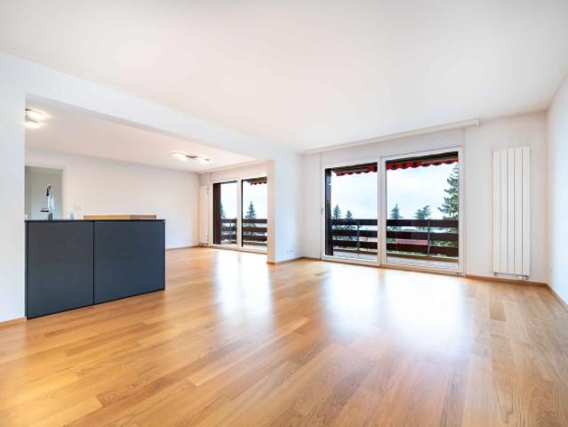 Atemberaubende 5.5 Zimmerwohnung 133 m2 wunderschön renoviert mit grossem Balkon