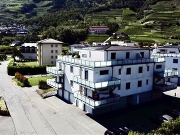 Atemberaubende 3,5 Zimmer Wohnungen zum Verkauf in Fully. Sonne und begehrte Lage mit Garage und Privatplatz