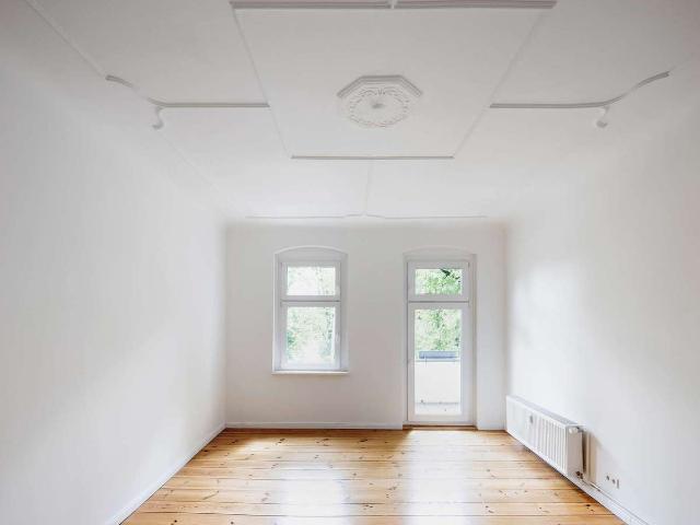 Atemberaubende, bezugsfreie & renovierte Altbauwohnung mit Balkon in Tempelhof Schöneberg!