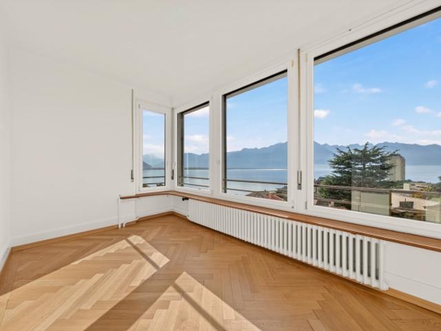 Atemberaubende, geräumige 3,5 Fuß große Wohnung mit atemberaubendem Seeblick