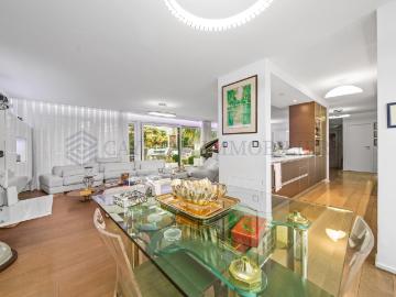 Atemberaubende moderne Villa mit Pool