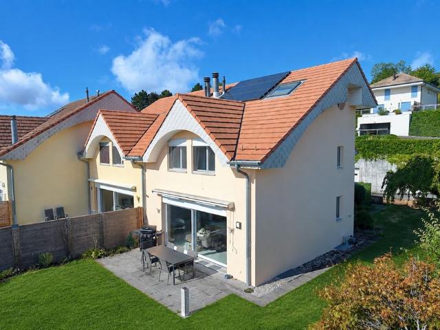 Atemberaubende renovierte Villa mit Panoramablick auf die Alpen
