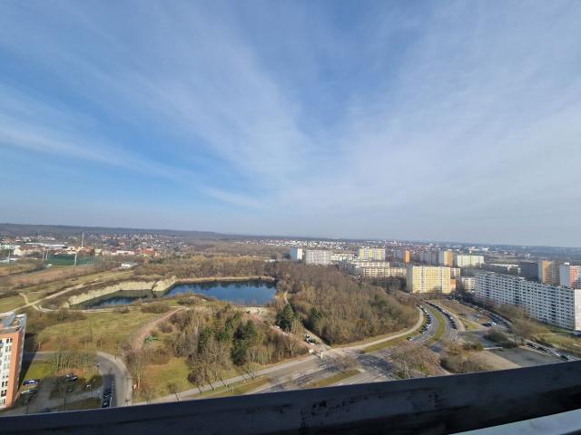 Atemberaubender Ausblick: 21. Etage & helle Küche mit Fenster ! Wohntraum mit 2 NKM Startbonus