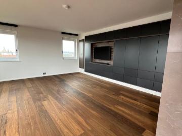 Atemberaubendes Penthouse mit 360° Panoramablick, weitläufigem Wohnambiente + drei exclusive Bäder!