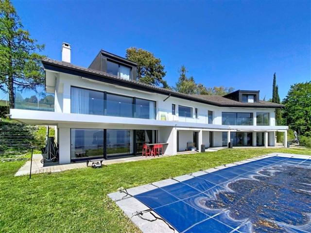 Atemberaubendes renoviertes Anwesen mit Pool und atemberaubender Aussicht