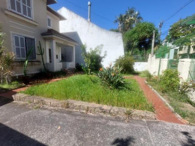 ATENÇÃO CASA CENTENÁRIA Ñ TOMBADA COM 230M2 4 DORM. E TERRENO DE 1.280M2