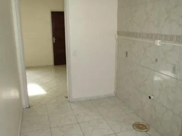 Atenção cond. Ilhas do sul apto. Desocupado com 1 dorm. E estacionamento escri