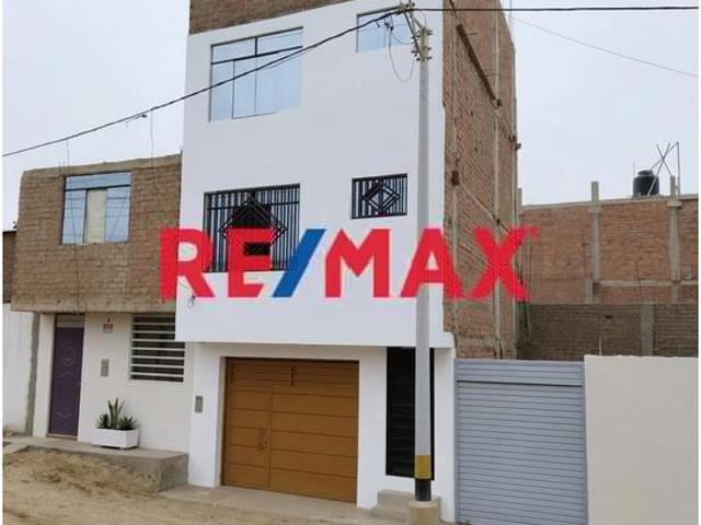 ¡Atención Inversionistas! Casa De 3 Pisos En Huanchaquito Alto