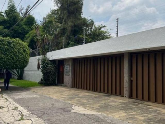 Atención Inversionistas Casa en Venta en Residencial Victoria a Valor de Terreno
