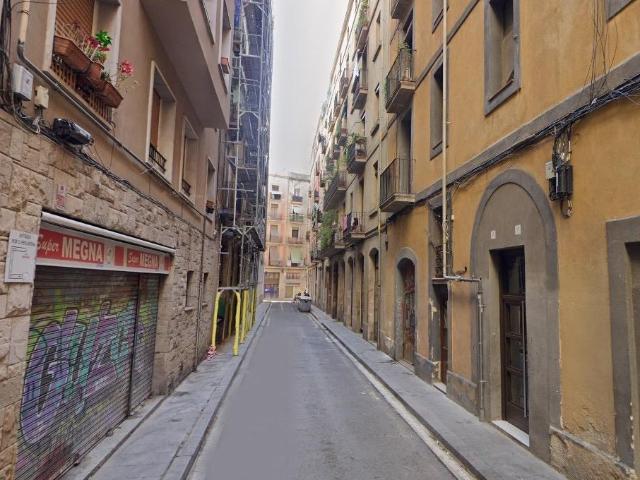 ATENCIÓN INVERSORES, PISO OCUPADO POR PERSONA SIN JUSTO TÍTULO EN VENTA EN RAVAL, BARCELONA