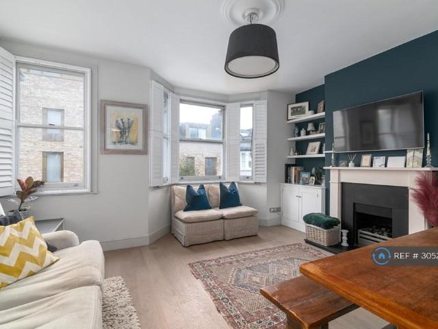 Atheldene Road, London, SW18 2 bed flat to rent £3,250 pcm £750 pw