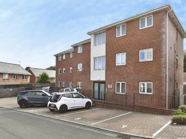 Atherley Court, 1 Atherley Park. 2 bed flat to rent £825 pcm £190 pw