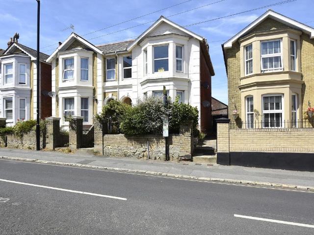 Atherley Road, Shanklin PO37, 2 bed flat to rent, £795 pcm | PrimeLocation