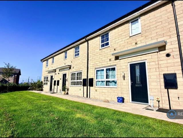 Atherton Court, Hyde, SK14 2 bed terraced house to rent £1,100 pcm £254 pw