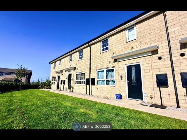 Atherton Court, Hyde SK14, 2 bed terraced house to rent, £1,100 pcm | PrimeLocation