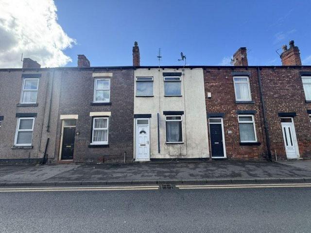 Atherton Road, Hindley 2 bed terraced house to rent £725 pcm £167 pw